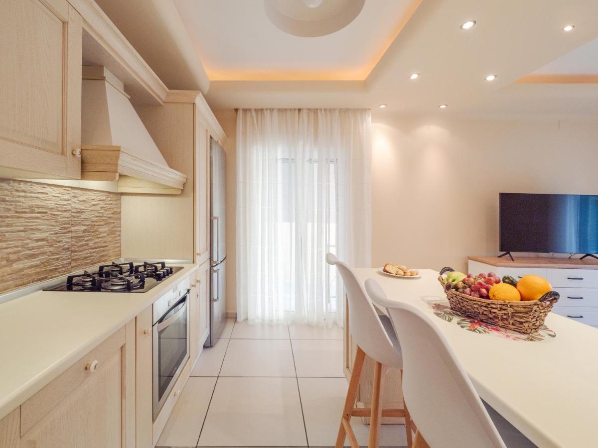 Aura Elegant Apartment Near Garitsa Bay Analipsis  Екстер'єр фото
