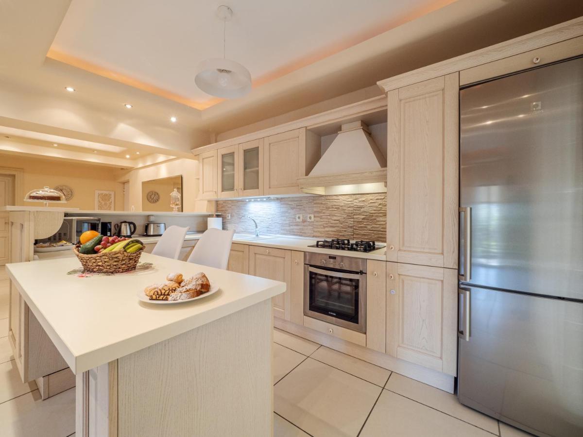 Aura Elegant Apartment Near Garitsa Bay Analipsis  Екстер'єр фото