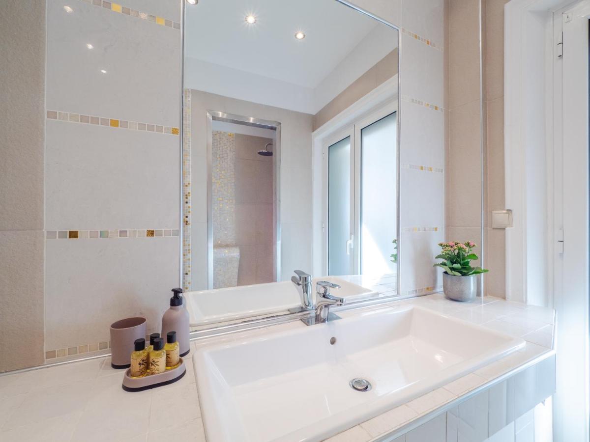 Aura Elegant Apartment Near Garitsa Bay Analipsis  Екстер'єр фото